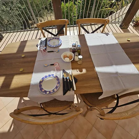 Borgo Vignale بيت ضيافة *